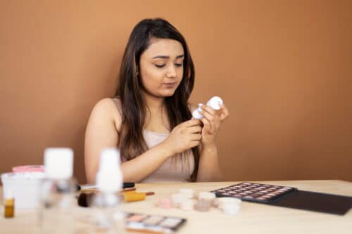 Best Skincare Products in Delhi Online – Complete Guide for Glowing Skin (Gurgaon, Noida, Lucknow)
